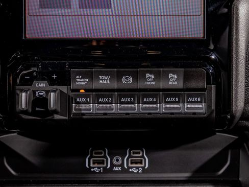 Used 2025 RAM 3500 Laramie w/ Night Edition image 27