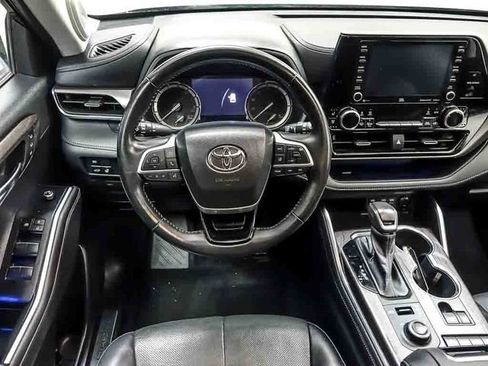Used 2022 Toyota Highlander Limited AWD/4WD image 14