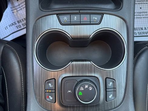 Certified 2020 GMC Acadia SLT w/ Driver Alert Package II image 22