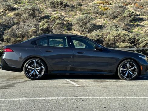 Used 2025 BMW 530i w/ M Sport Package image 6