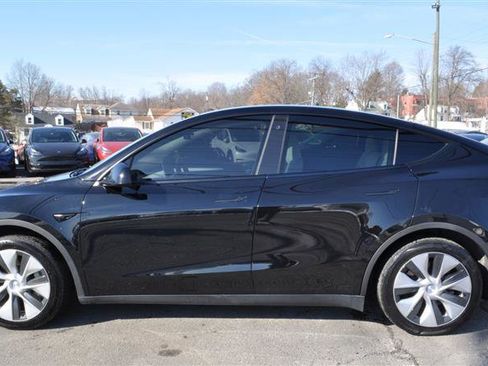 Used 2023 Tesla Model Y Long Range image 2