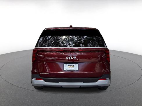 Used 2026 Kia Carnival FWD image 6