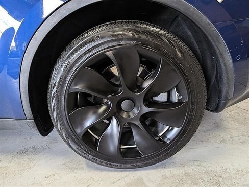 Used 2021 Tesla Model Y Long Range AWD/4WD image 14