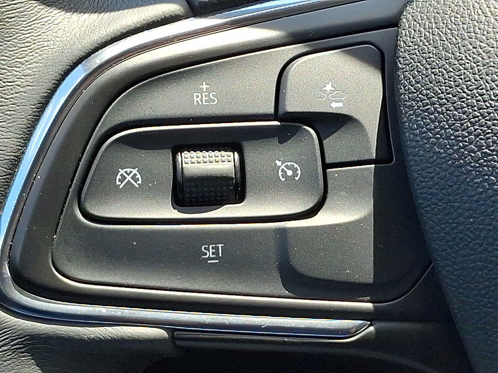 Used 2023 Buick Encore GX Preferred w/ Cold Weather Comfort Package FWD image 21