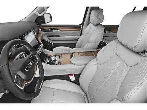 Certified 2024 Jeep Wagoneer L Series II w/ Flexible Seating Group AWD/4WD image 6