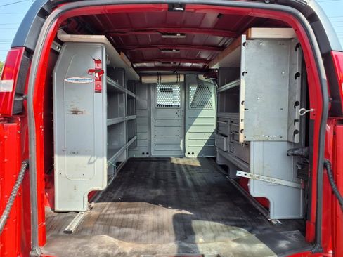 Used 2020 GMC Savana 3500 w/ Driver Convenience Package image 13