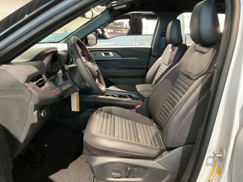 New 2026 Ford Explorer ST-Line w/ ST-Line Street Pack image 8