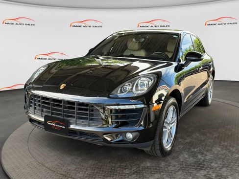 Used 2018 Porsche Macan Sport Edition AWD/4WD image 1