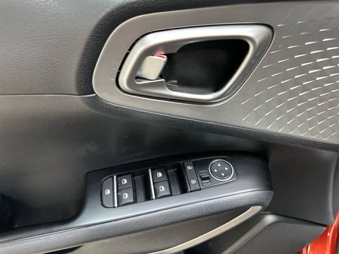 Used 2022 Kia Soul LX image 24