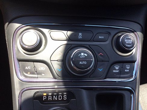Used 2016 Chrysler 200 S w/ Comfort Group AWD/4WD image 30