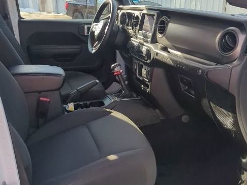 Used 2022 Jeep Wrangler Unlimited Sport image 13