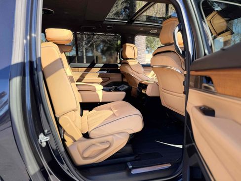 Used 2023 Jeep Grand Wagoneer L Series III image 99