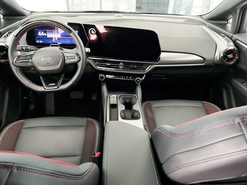 Certified 2024 Chevrolet Equinox EV RS image 17