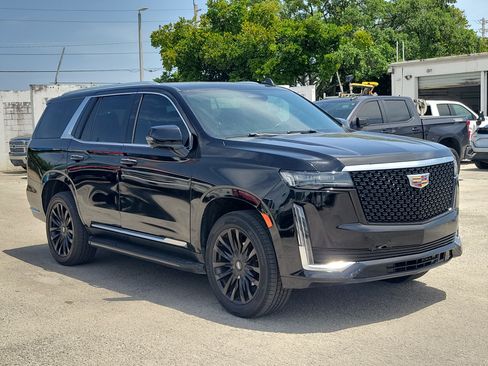 Used 2022 Cadillac Escalade Luxury AWD/4WD image 1