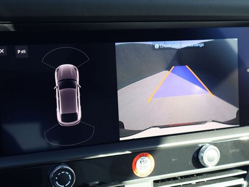 New 2026 Porsche Macan image 19