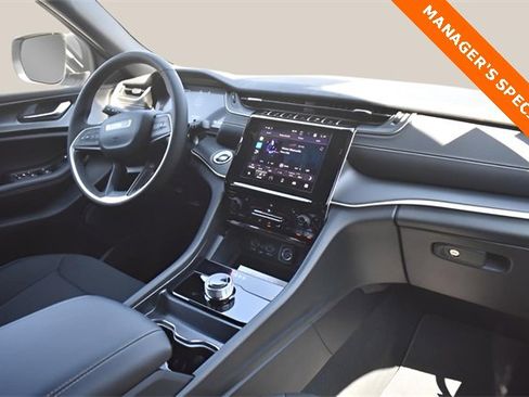 New 2025 Jeep Grand Cherokee L Laredo w/ Luxury Tech Group I image 17