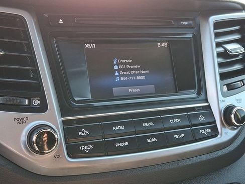 Used 2017 Hyundai Tucson SE AWD/4WD image 3