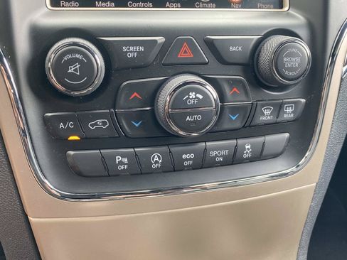 Used 2016 Jeep Grand Cherokee Overland RWD image 32