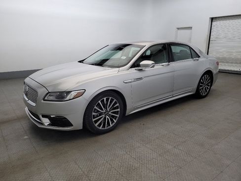 Used 2019 Lincoln Continental Select w/ Continental Climate Package image 2
