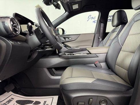 New 2026 Chevrolet Equinox LT w/ Convenience Package II image 10