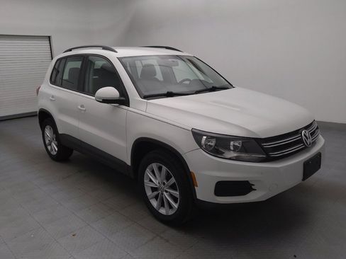 Used 2017 Volkswagen Tiguan Limited w/ Premium Package image 13