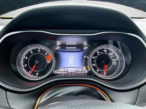 Used 2019 Jeep Cherokee Limited FWD image 20