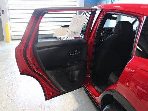 Certified 2025 Honda HR-V Sport image 16