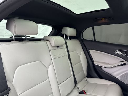 Used 2017 Mercedes-Benz GLA 250 w/ Premium Package image 34