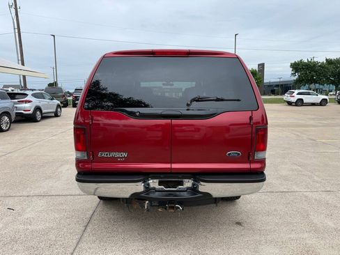 Used 2005 Ford Excursion XLT AWD/4WD image 6