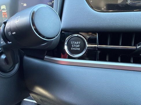 New 2026 Mitsubishi Outlander SE image 32