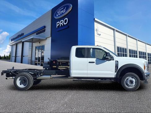 New 2026 Ford F450 XL w/ XL Chrome Package image 2