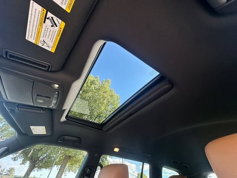 Used 2022 INFINITI QX80 Sensory w/ All-Season Package AWD/4WD image 29