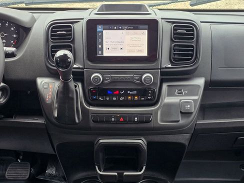 Used 2025 RAM ProMaster 2500 w/ Convenience Group image 22