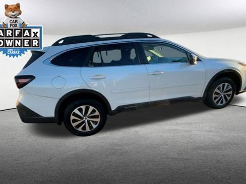 Used 2022 Subaru Outback Premium image 10