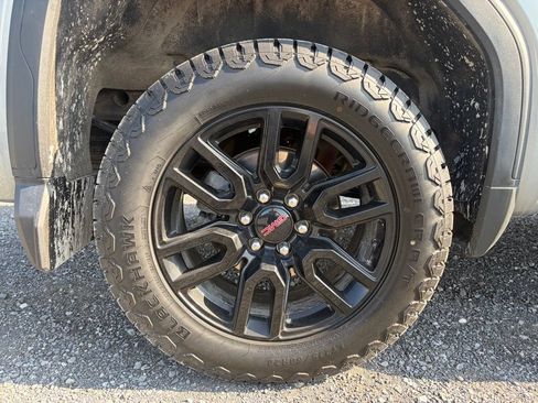 Used 2025 GMC Sierra 1500 Elevation w/ Preferred Package AWD/4WD image 11