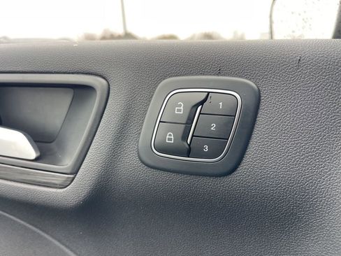 Used 2023 Ford Escape Platinum w/ Premium Technology Package image 18