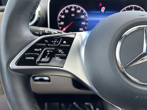 Used 2024 Mercedes-Benz GLC 300 300 image 19