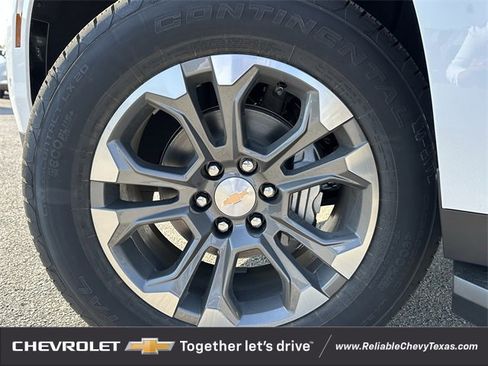 New 2026 Chevrolet Suburban LT w/ Comfort Package image 9