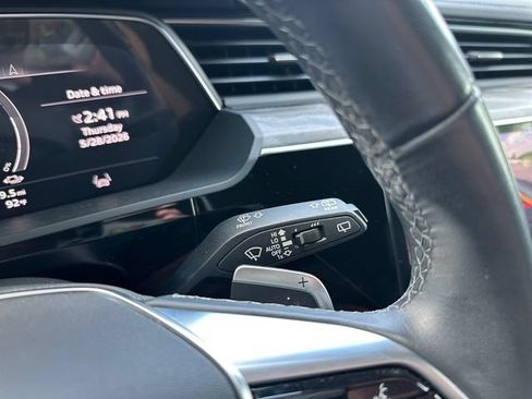 Used 2023 Audi e-tron Premium Plus w/ Premium Plus Package AWD/4WD image 27