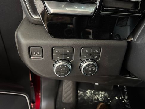 New 2026 GMC Sierra 1500 SLT image 19