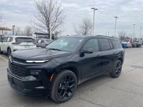 Used 2024 Chevrolet Traverse RS image 5