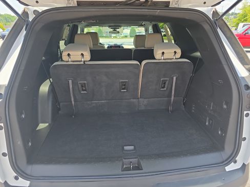 Used 2023 Chevrolet Traverse LS AWD/4WD image 12
