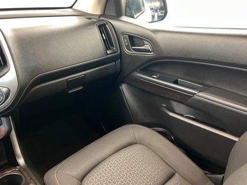 Used 2017 GMC Canyon SLE AWD/4WD image 10