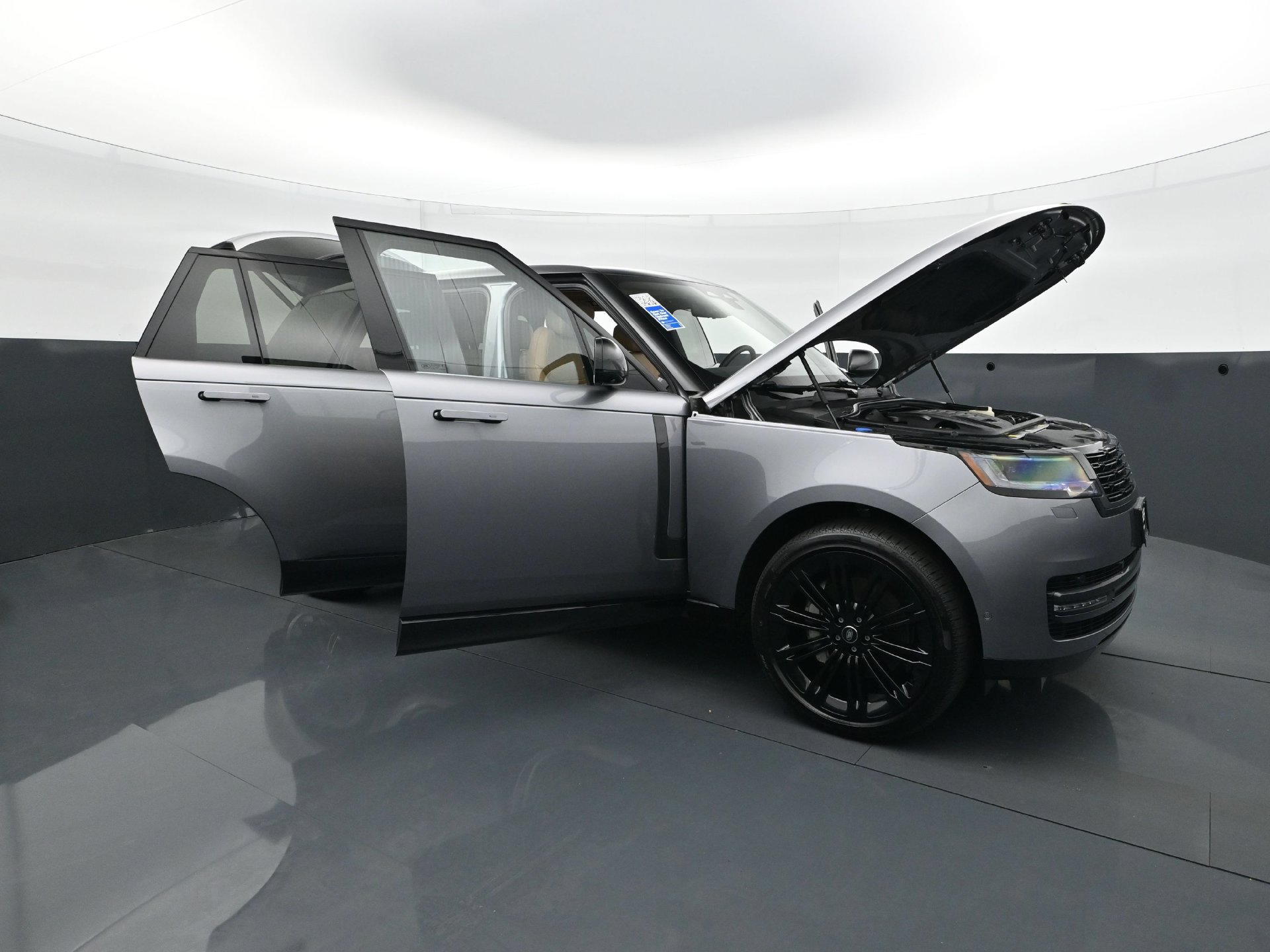 Used 2025 Land Rover Range Rover Long Wheelbase SE AWD/4WD image 37