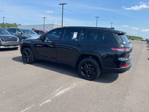 Used 2023 Jeep Grand Cherokee L Laredo AWD/4WD image 3