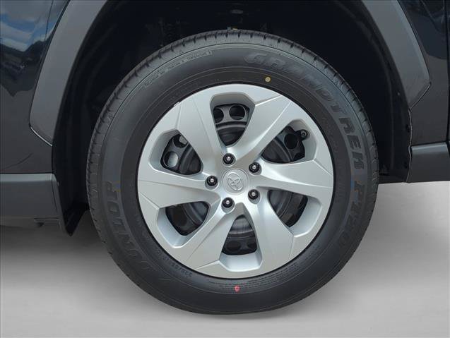 Certified 2025 Toyota RAV4 LE FWD image 9