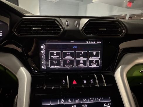 Used 2020 Lamborghini Urus image 52