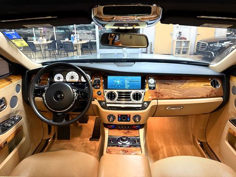 Used 2011 Rolls-Royce Ghost Sedan image 11