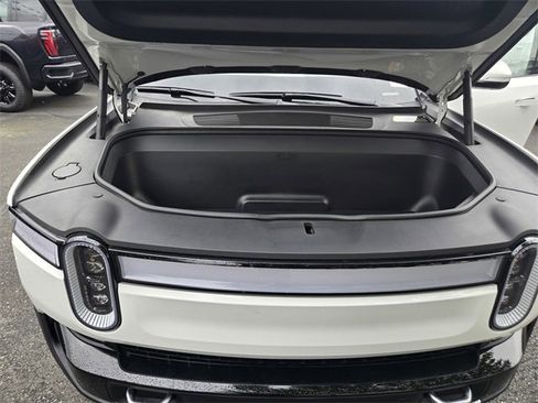 Used 2024 Rivian R1T Adventure image 18