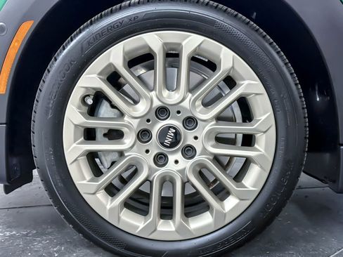 Certified 2025 MINI Cooper 2-Door Hardtop FWD image 26